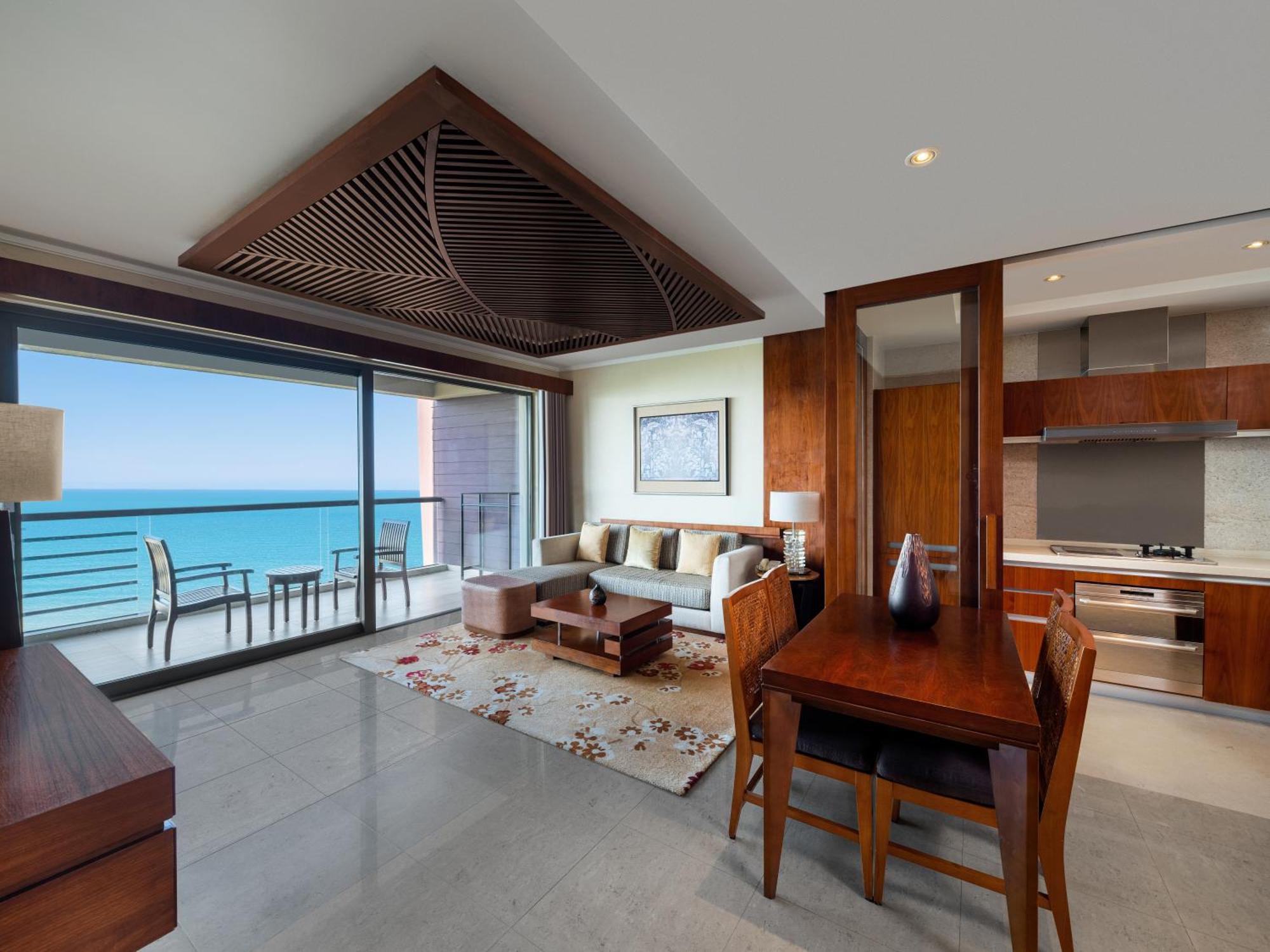 Pullman Oceanview Sanya Bay Resort & Spa Exterior foto