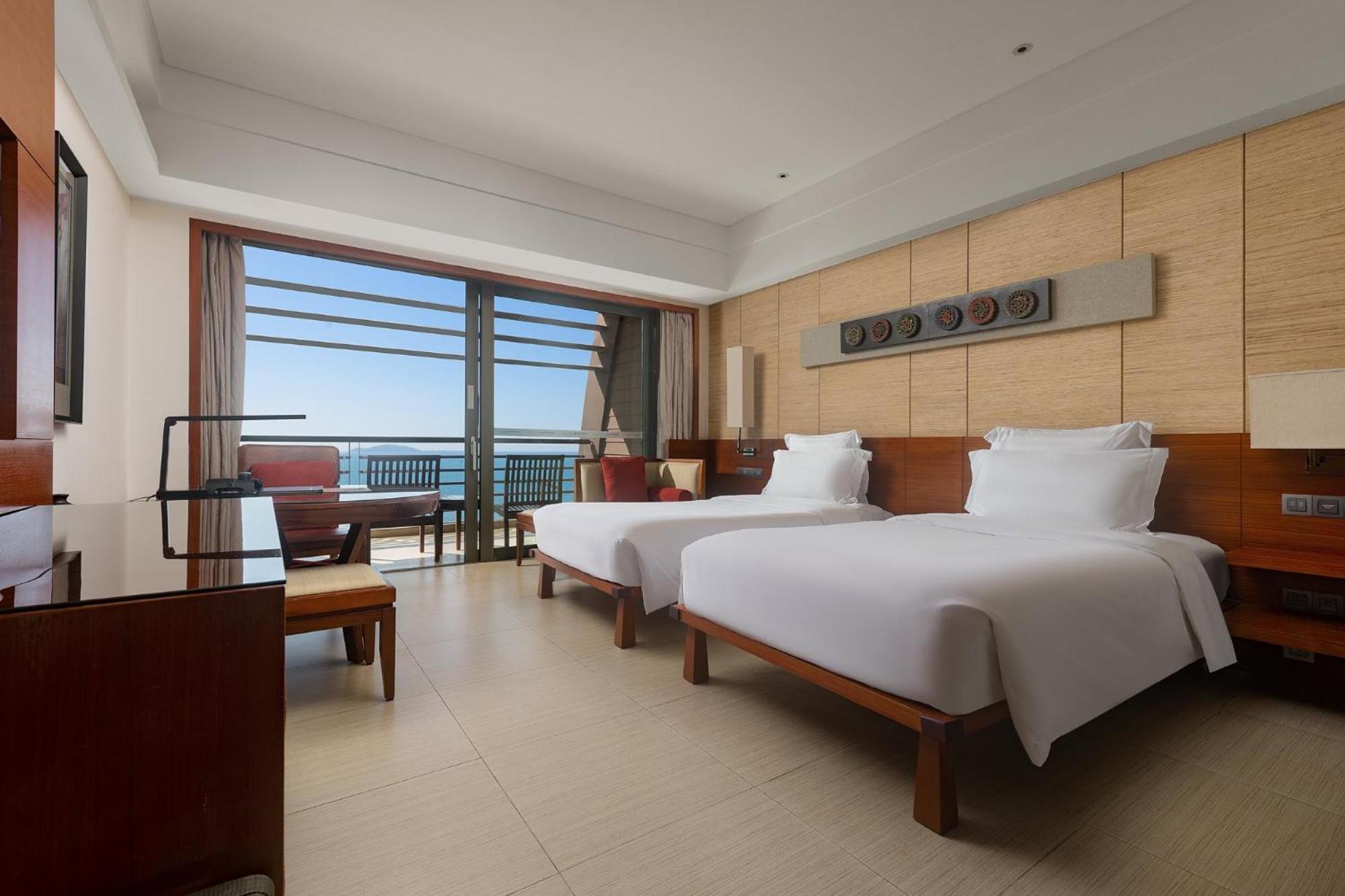 Pullman Oceanview Sanya Bay Resort & Spa Exterior foto